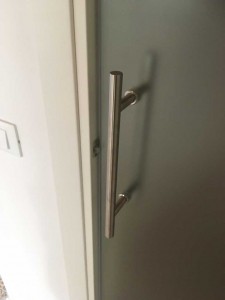 Porta_battente_tutto_vetro_satinata_battenti_vetro_pordenone_treviso_vetra_porte_di_vetro (23) 